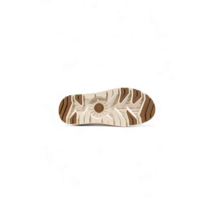 Detalle de la suela del zueco UGG Tasman Weather Hybrid 1144096 en beige oscuro