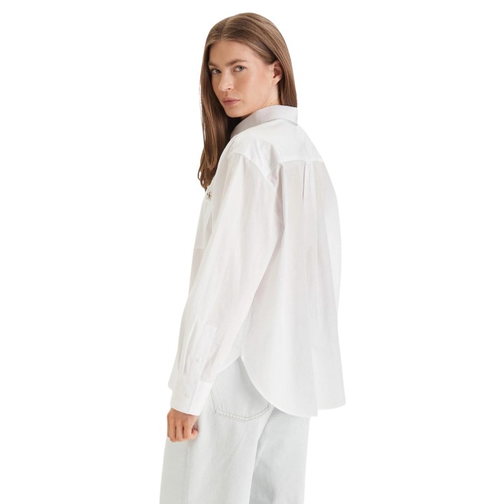 Calvin Klein Jeans camisa de mujer blanca vista posterior