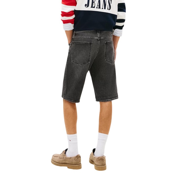 Tommy Hilfiger Jeans pantalón corto de hombre negro de denim vista posterior