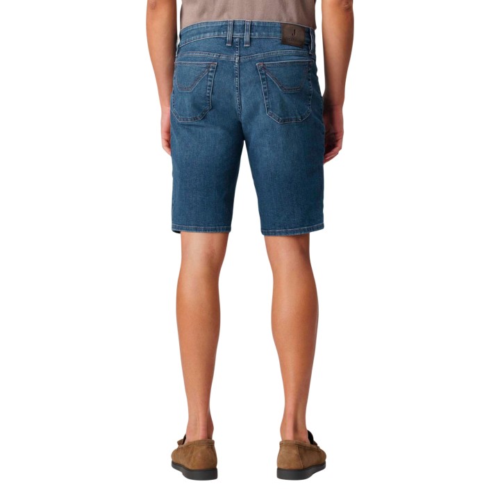 Jeckerson pantalón corto de hombre en denim azul vista posterior