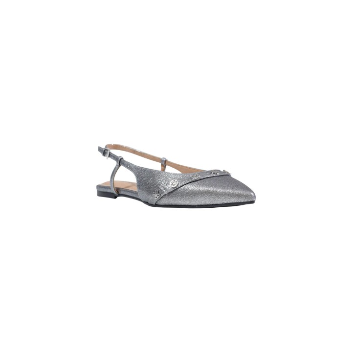 Guess zapatos de tacón de mujer grises con acabado brillante vista tres cuartos