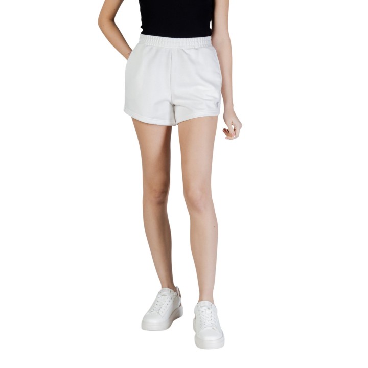 Guess Active Silvy shorts V6GD14 K3090 para mujer en blanco vista frontal