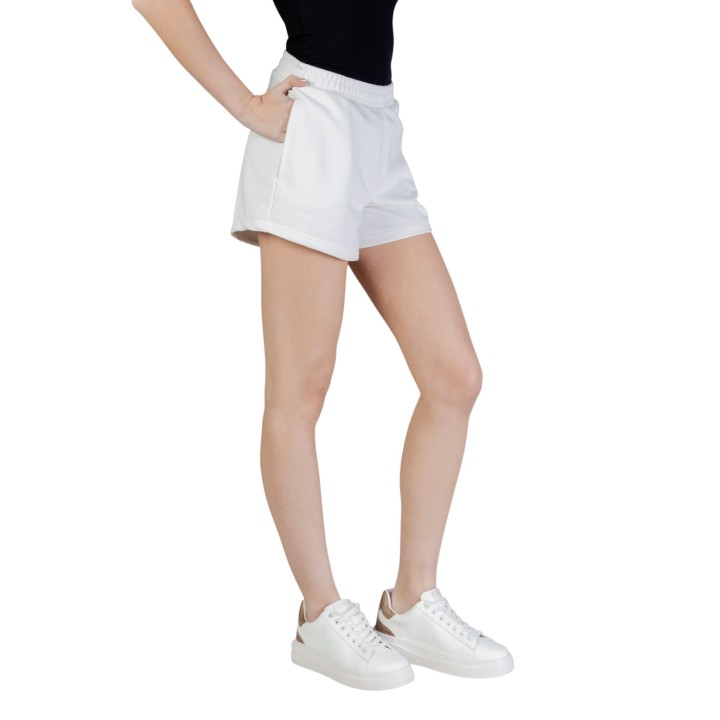Guess Active Silvy shorts V6GD14 K3090 para mujer en blanco vista lateral