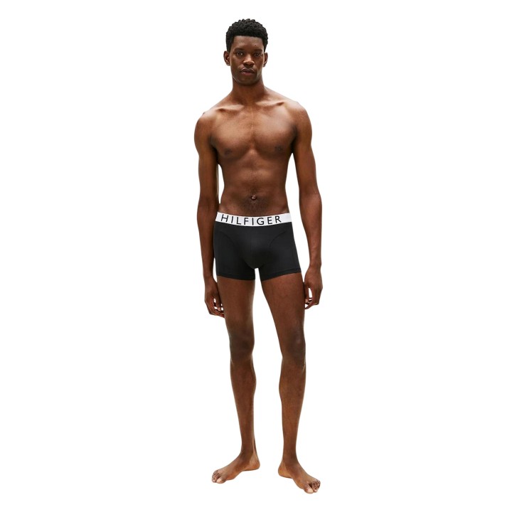 Tommy Hilfiger bóxer de hombre negro y blanco UM0UM03887 vista frontal