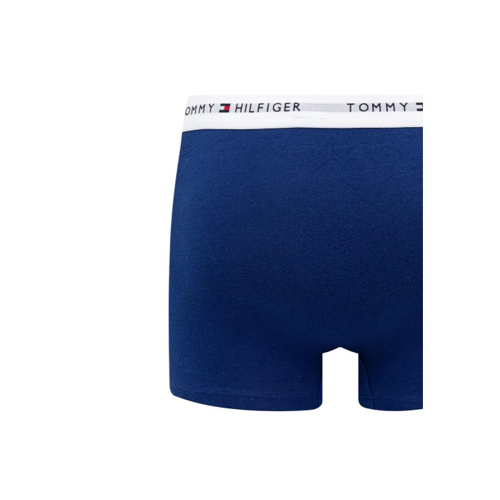 Detalle frontal de bóxer Tommy Hilfiger para hombre UM0UM03889 azul marino