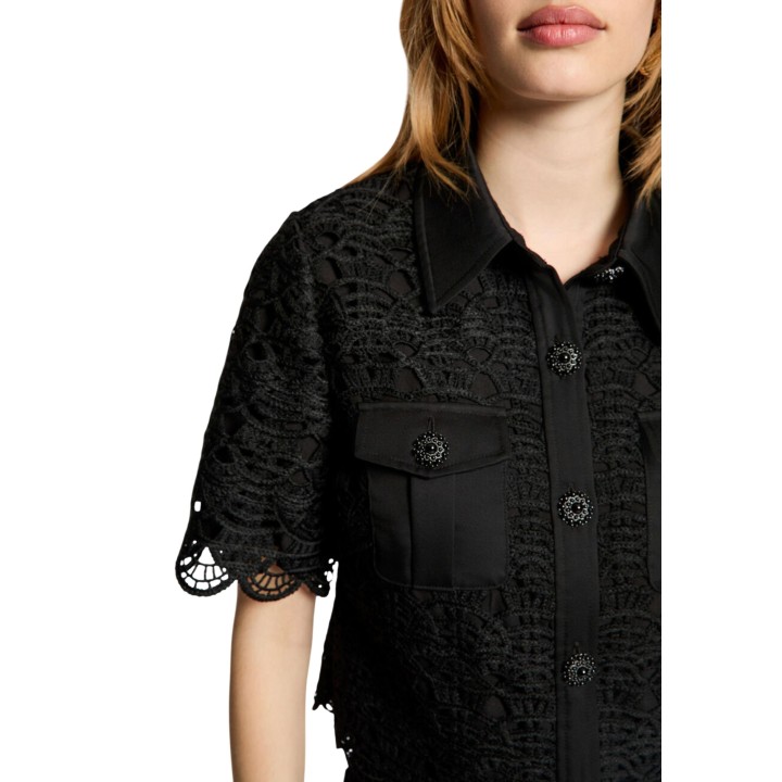 Detalle frontal de camisa Morgan De Toi negra de encaje para mujer