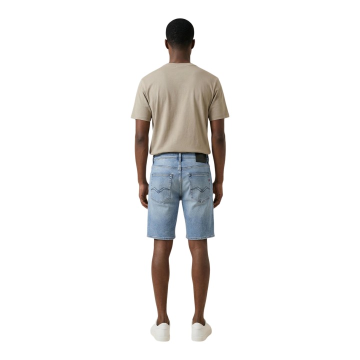 Replay pantalón corto de hombre azul claro vaquero vista posterior