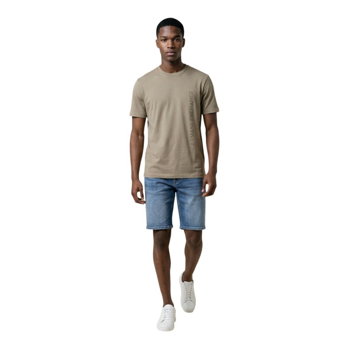 Replay pantalón corto de hombre azul claro vaquero vista de tres cuartos