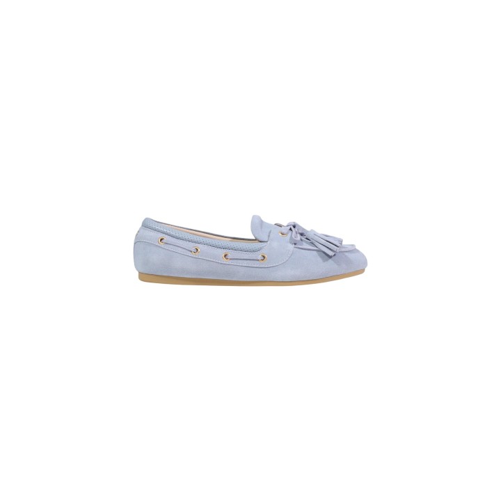 Liu-Jo Skipper 03 mujer en azul pálido vista lateral