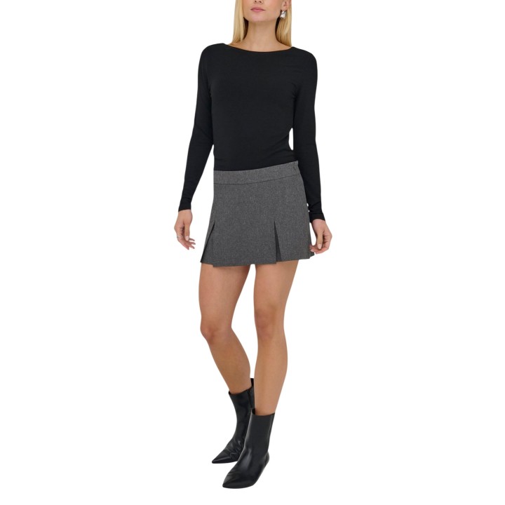Pantalón corto de mujer Jacqueline de Yong Jdycleo gris oscuro vista de tres cuartos