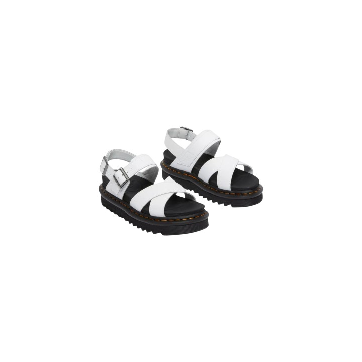 Sandalias de mujer Dr. Martens Voss II blancas vista de tres cuartos