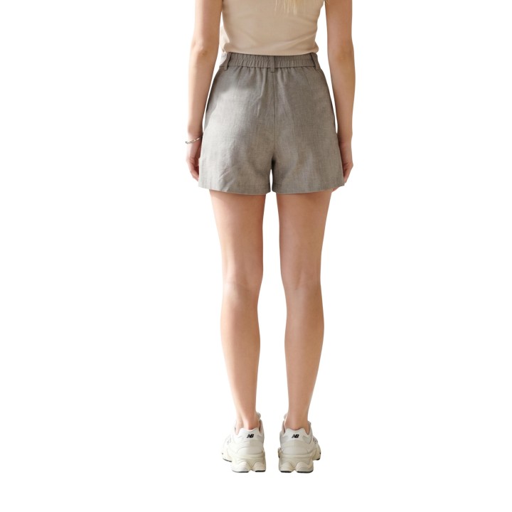 Only pantalón corto de mujer taupe Onllinda 15283727 detalle posterior