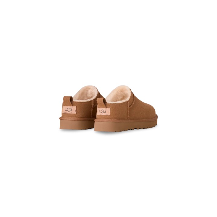 Ugg zueco Classic Micro para mujer en beige vista posterior