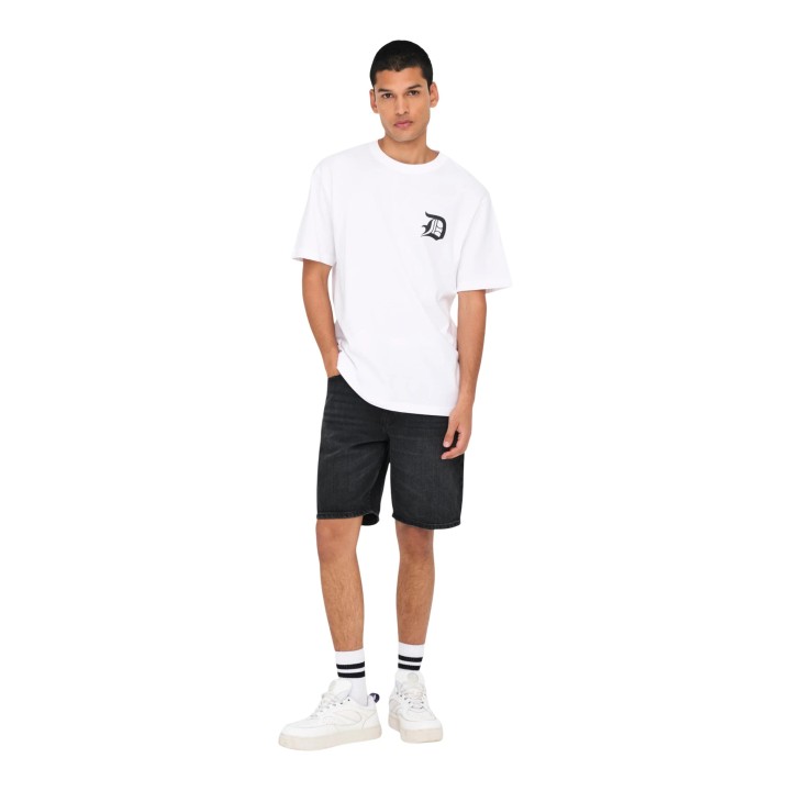 Pantalón corto negro Only & Sons para hombre vista de tres cuartos