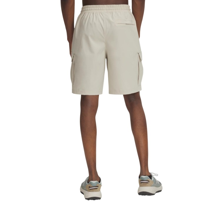 Under Armour pantalón corto cargo de hombre beige vista posterior