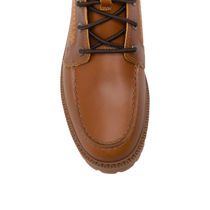 Detalle frontal superior de bota Timberland Hayd Mid Lace Boot marrón