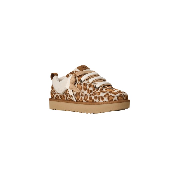 UGG Lo Lowmel Plains 1181071 para mujer en beige vista tres cuartos frontal