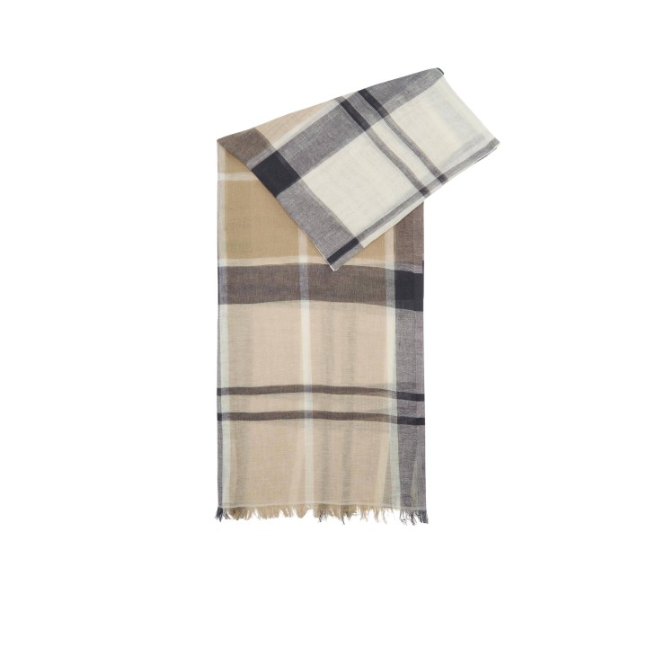 Barbour pashmina de mujer Abigail Tartan LSC0442 color crema vista frontal plegada