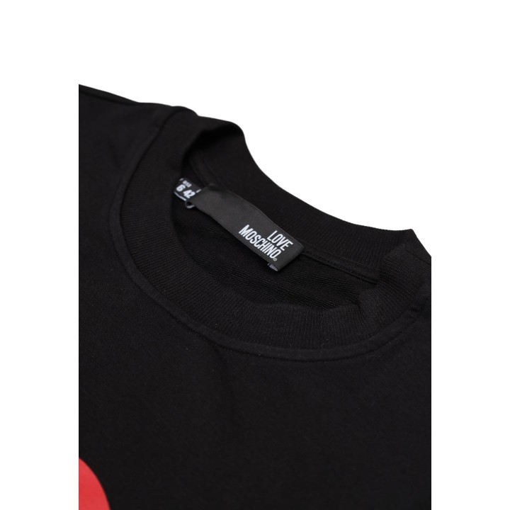 Detalle del cuello y etiqueta de sudadera Love Moschino negra de mujer