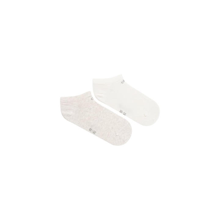 Calcetines Calvin Klein Jeans para mujer beige claro vista de tres cuartos