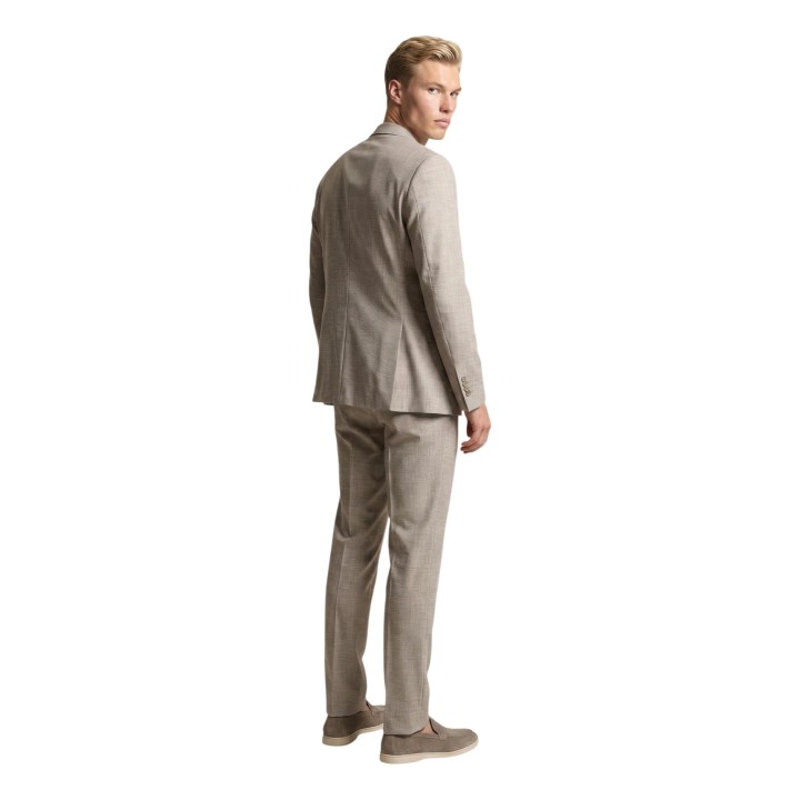 YOS Tiberio AA-09 traje de hombre beige en vista posterior de tres cuartos