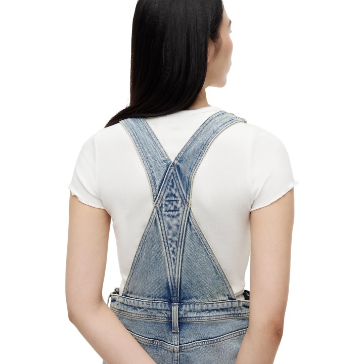Tommy Hilfiger Jeans peto de mujer en denim claro detalle posterior