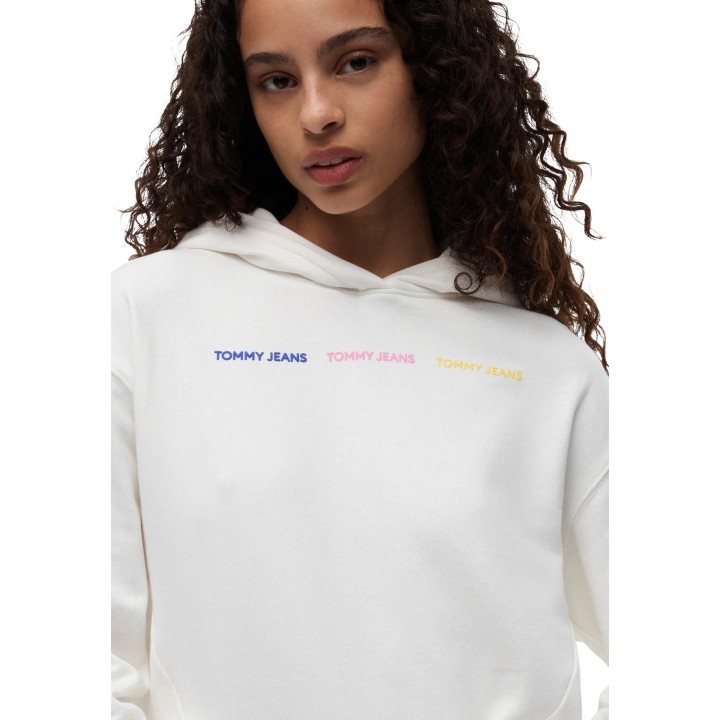 Detalle frontal de sudadera de mujer Tommy Hilfiger Jeans color crema DW0DW22906