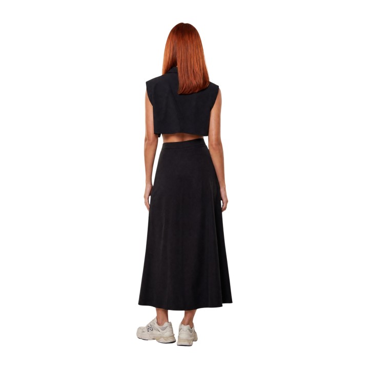 I am camisa de mujer negra de modal modelo 30902 vista posterior