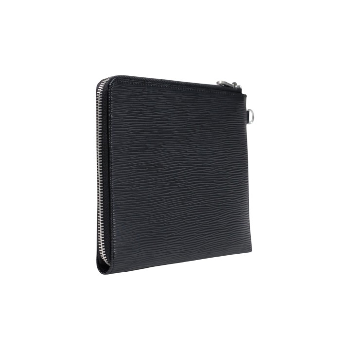 Detalle del bolso Guess negro milano small necessa pmmipw p6335 y su cremallera