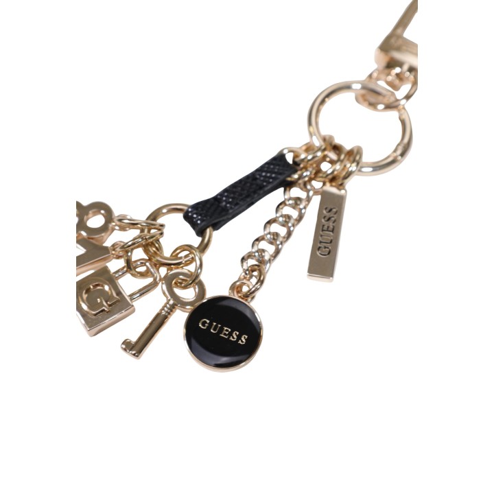 Llavero Guess de mujer negro con cadena y charms vista tres cuartos