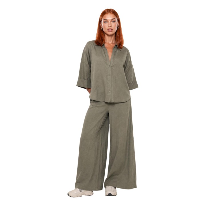 I am camisa de mujer verde salvia de lino 17501 vista frontal