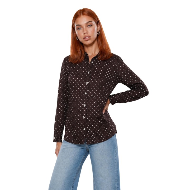 Guess blusa de mujer marrón con lunares modelo W6YH68 W3212 vista frontal