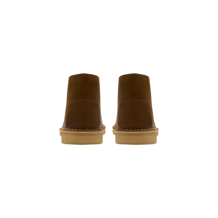 Clarks Desert Boot 26155484 para hombre en piel beige vista posterior
