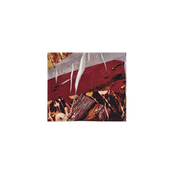 Detalle de pashmina Desigual de mujer bordeaux estampada