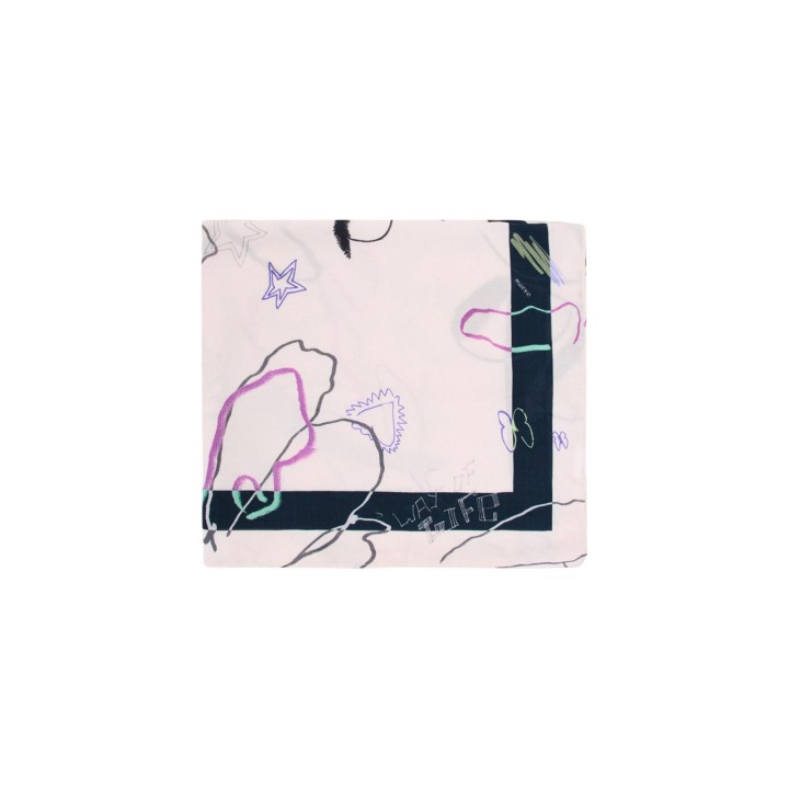 Detalle de la pashmina Desigual blanca para mujer FOU_LYRA 26WAWA12