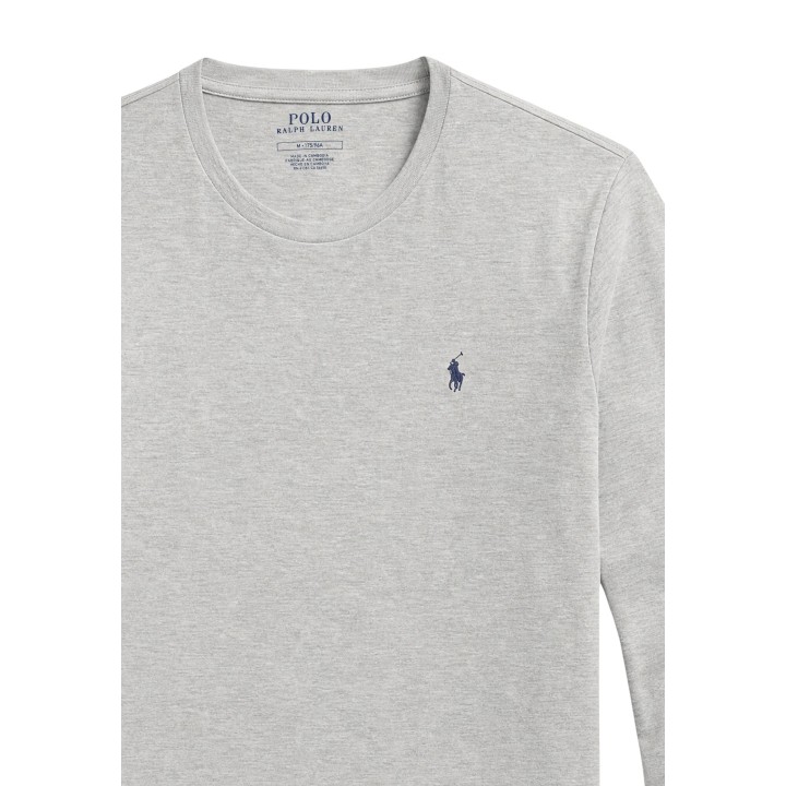 Detalle frontal de camiseta interior Ralph Lauren gris con logo y cuello redondo