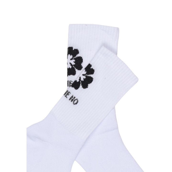 Detalle de calcetines blancos de algodón I am para mujer ANCHE NO