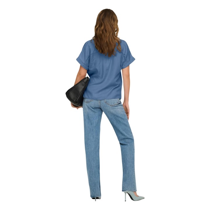 Only camisa denim de mujer Charis Life vista posterior de tres cuartos