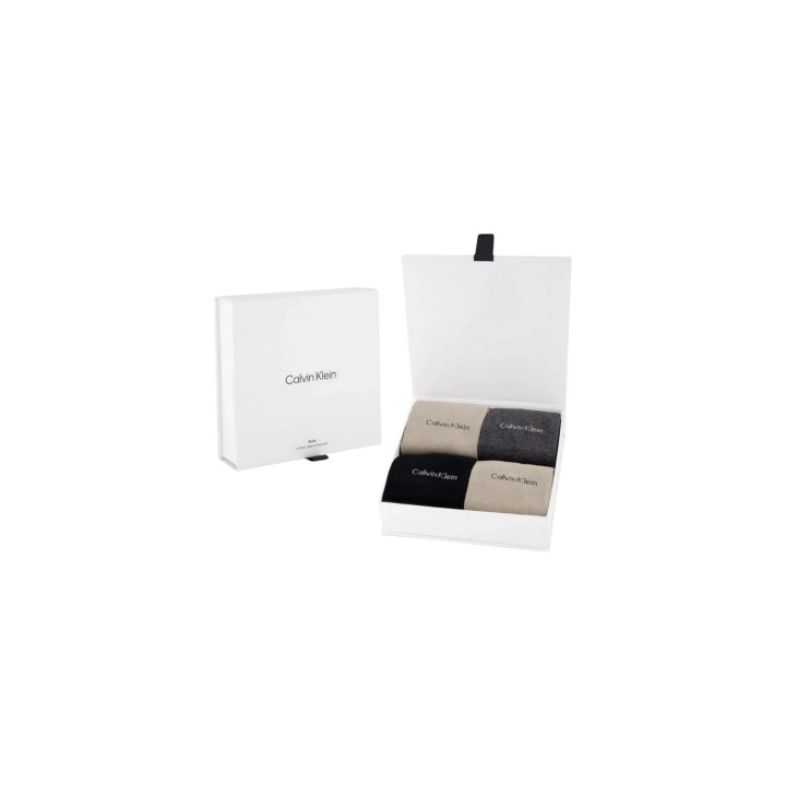Caja regalo Calvin Klein Jeans con 4 calcetines largos para hombre vista frontal