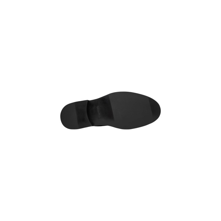 Detalle de la suela negra de los zapatos Calvin Klein HM0HM02056