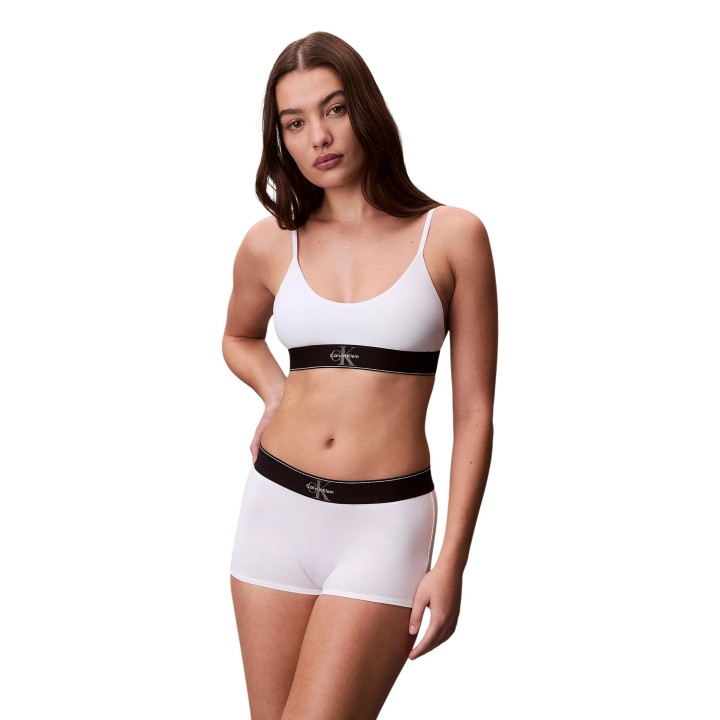 Calvin Klein Underwear sujetador de mujer blanco LV00QF8814 vista de tres cuartos