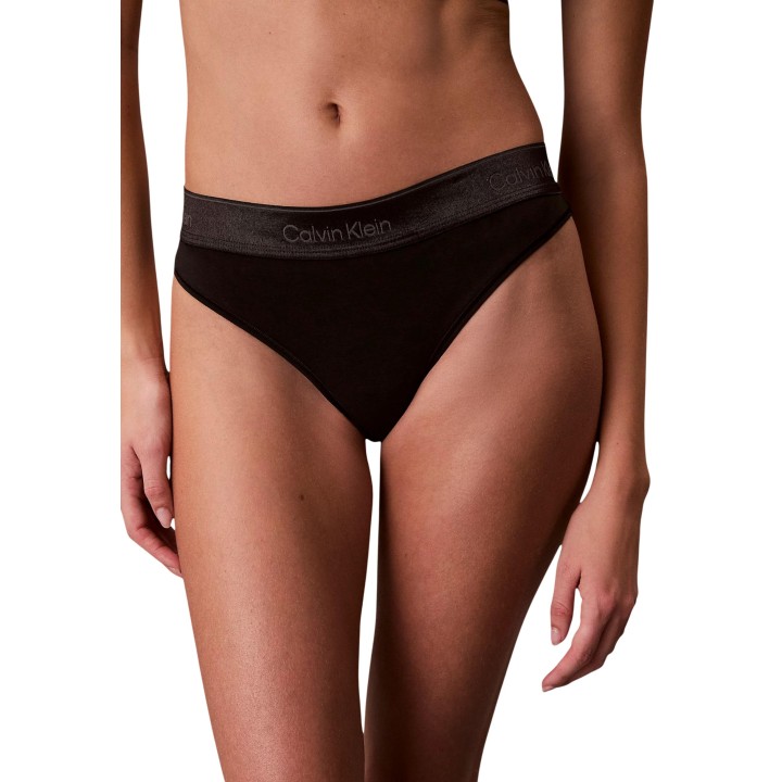 Tanga negra para mujer Calvin Klein Underwear LV00QF8826 en vista frontal