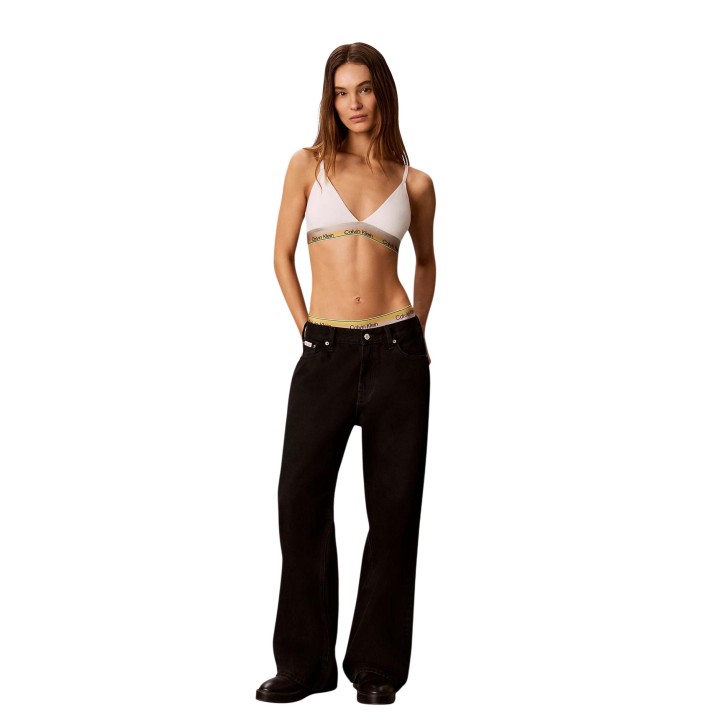 Sujetador blanco de mujer Calvin Klein Underwear Lightly Lined Triangle vista frontal de cuerpo entero