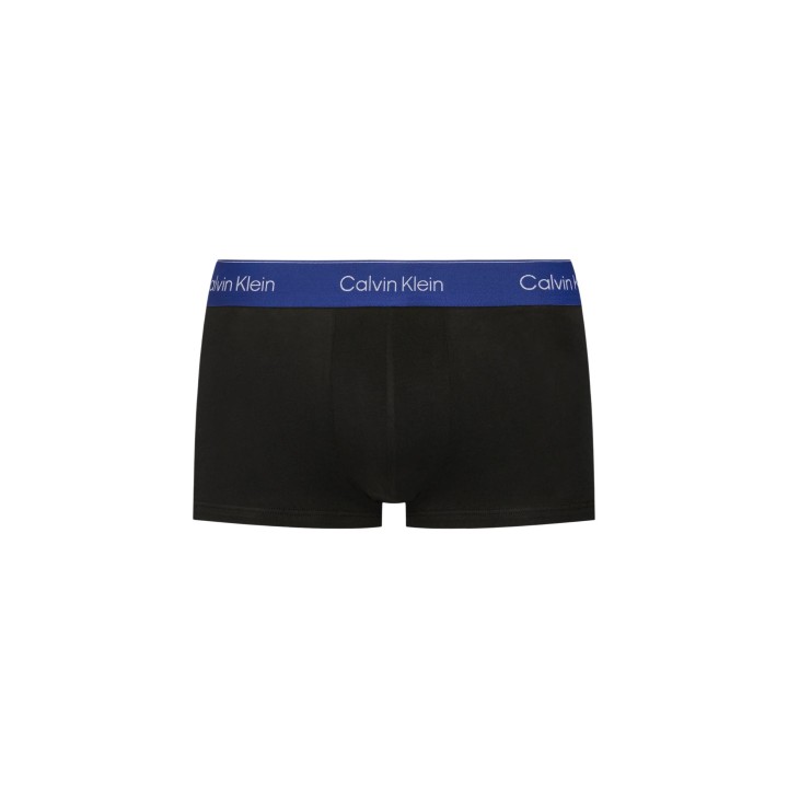 Bóxer Calvin Klein para hombre en negro con cintura azul vista frontal
