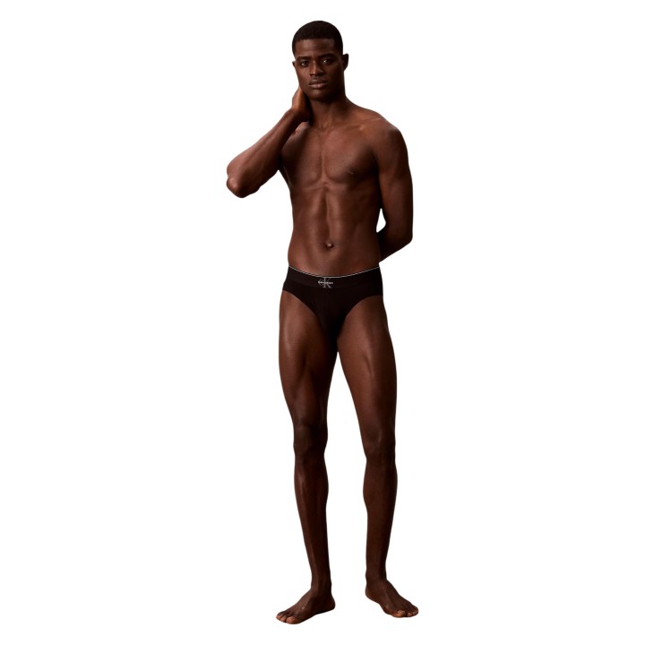 Calvin Klein Underwear slip negro de hombre vista de cuerpo entero