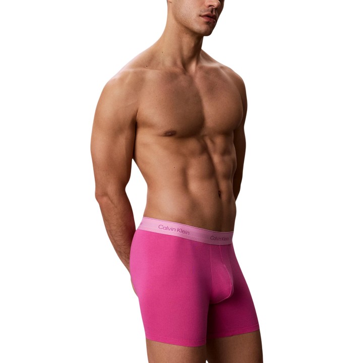 Calvin Klein Underwear bóxer de hombre rosa vista de tres cuartos