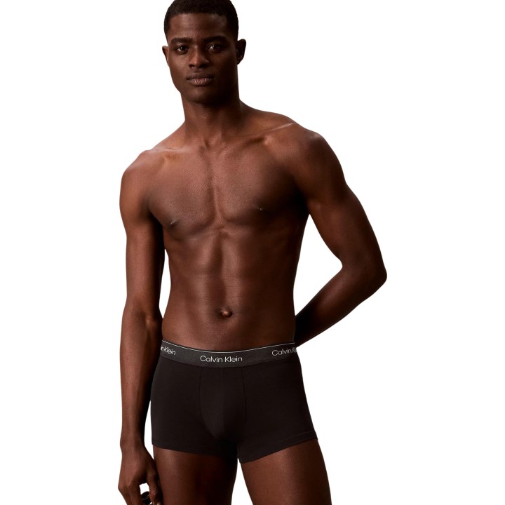 Calvin Klein Underwear bóxer negro para hombre LV00NB4575 vista frontal