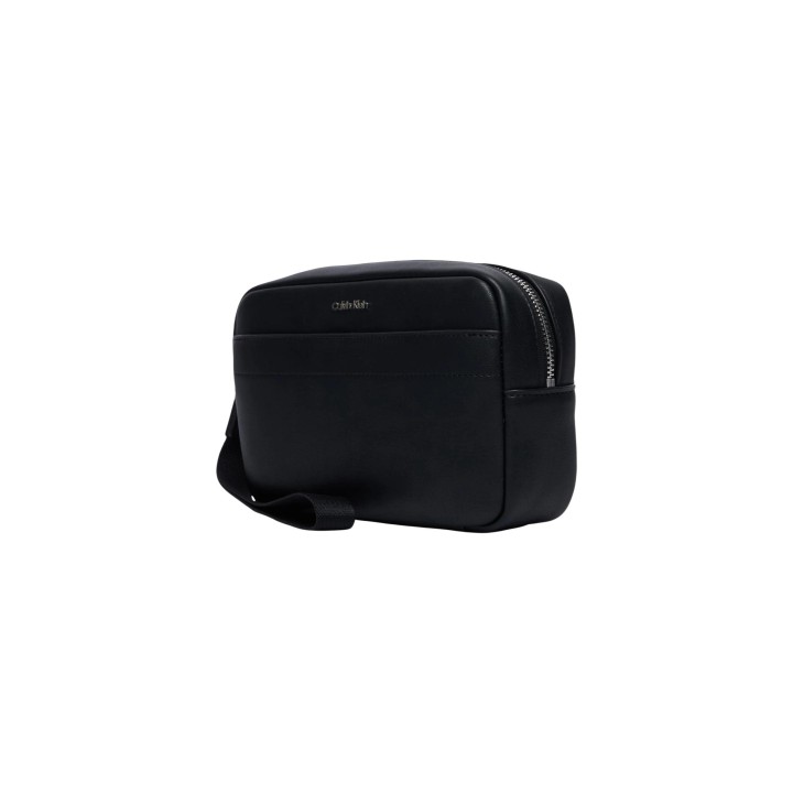 Calvin Klein bolso de hombre negro vista tres cuartos posterior referencia LV04D1277G
