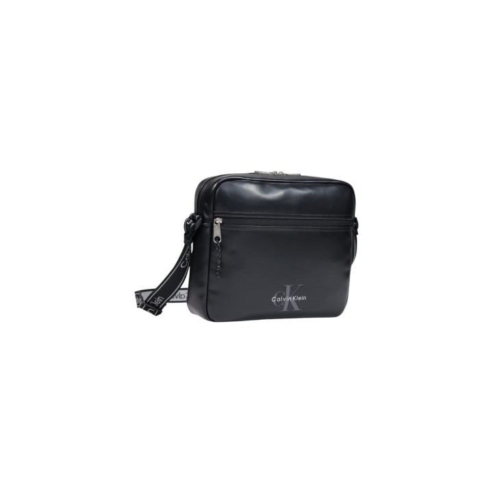 Bolso bandolera Calvin Klein para hombre negro vista tres cuartos