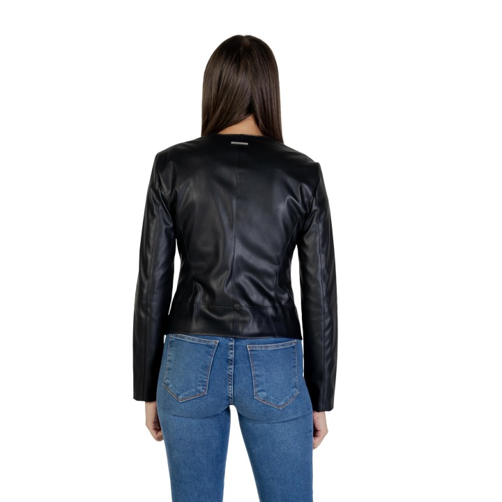 Armani Exchange chaqueta negra de mujer vista posterior